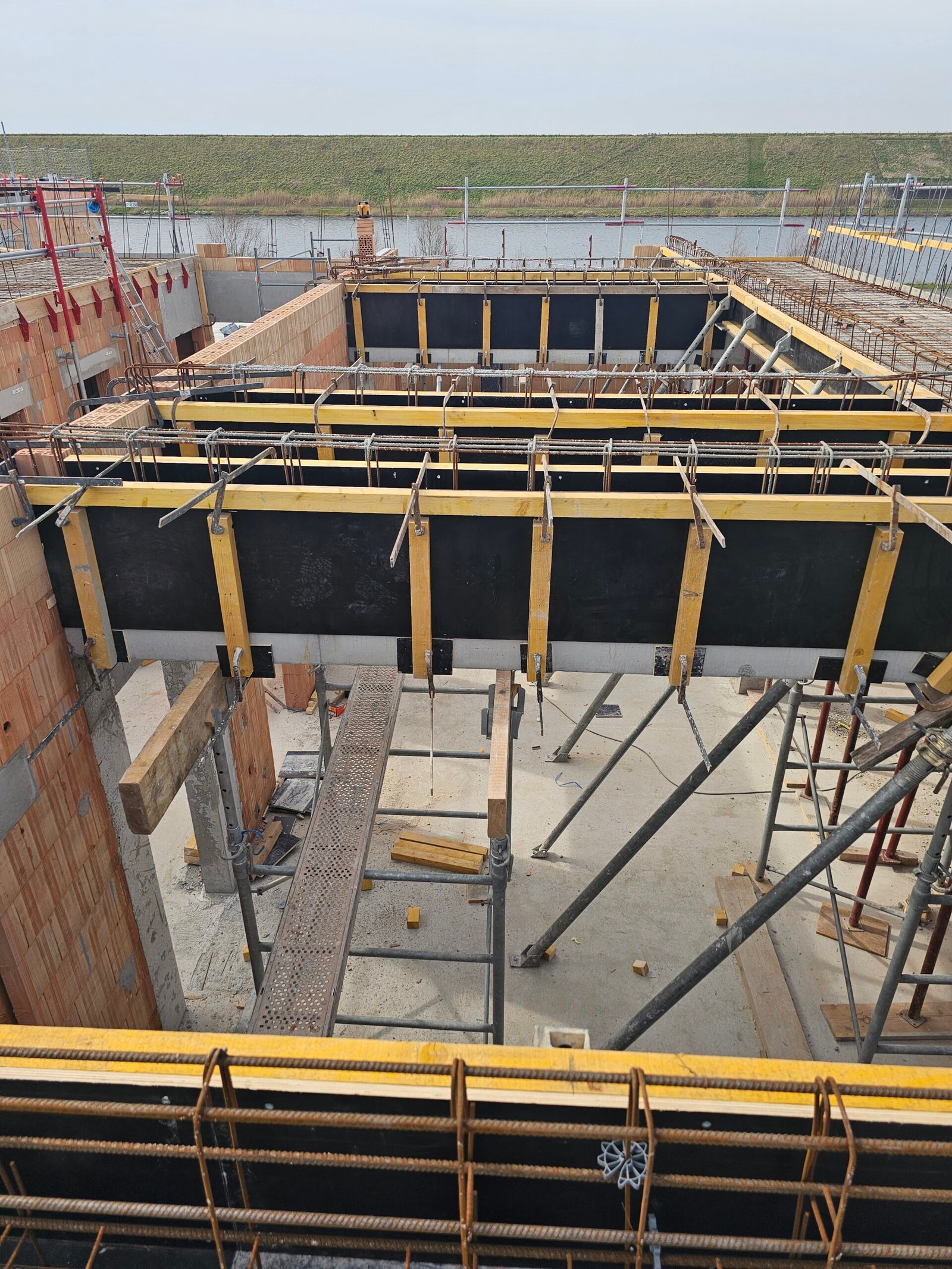 Rénovation maison ancienne pierre Sainte Maxime - EGC Construction