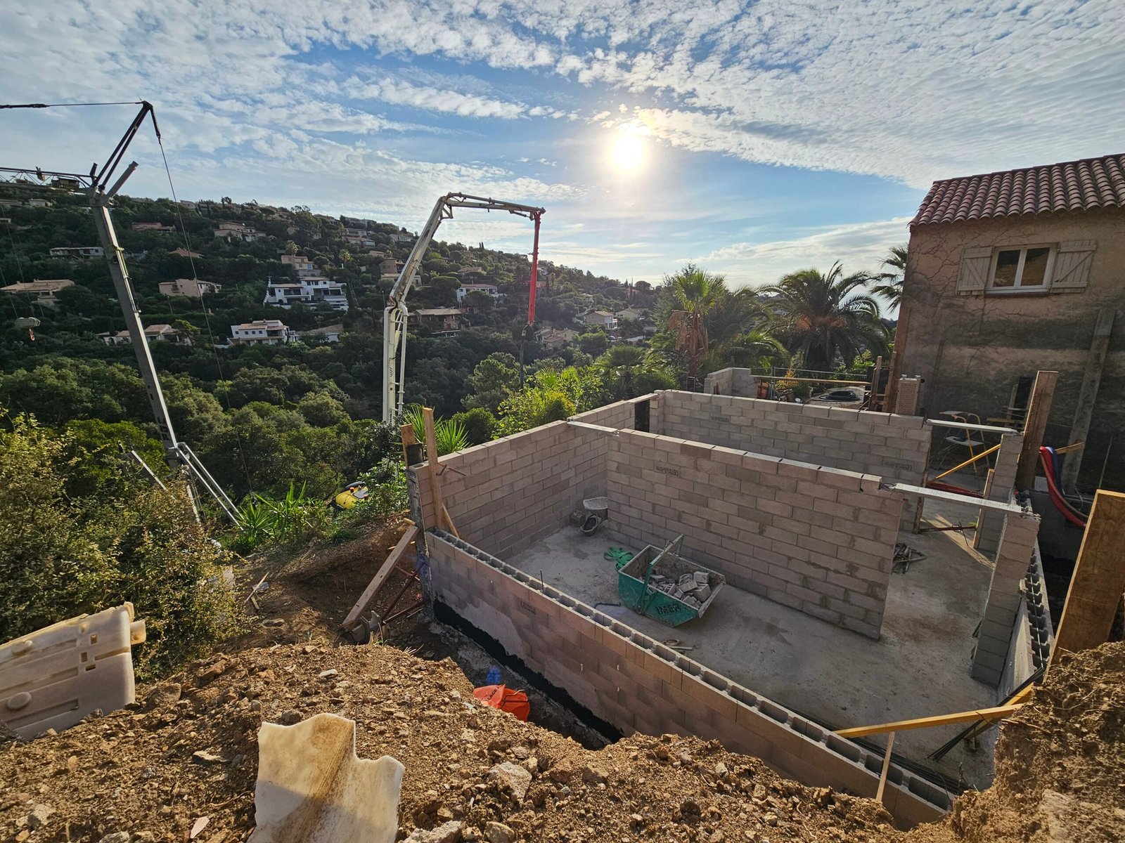 Rénovation maison ancienne pierre Sainte Maxime - EGC Construction