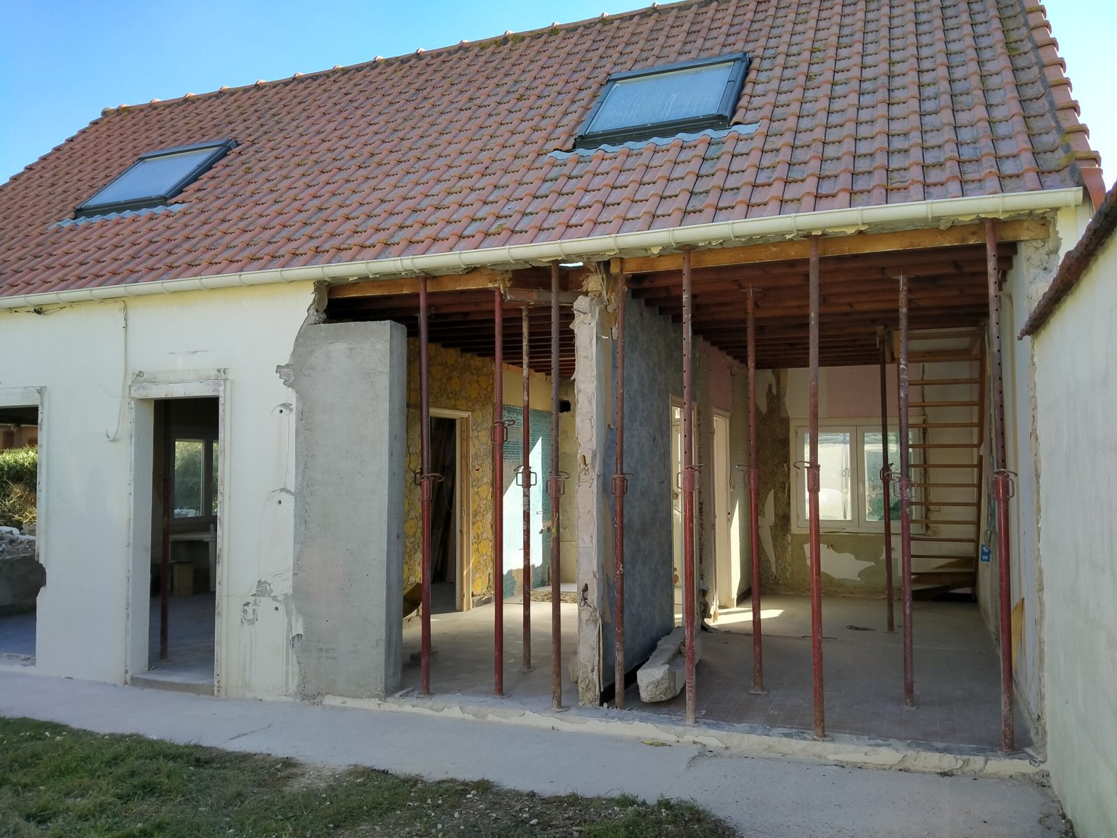 Rénovation maison ancienne pierre Sainte Maxime - EGC Construction