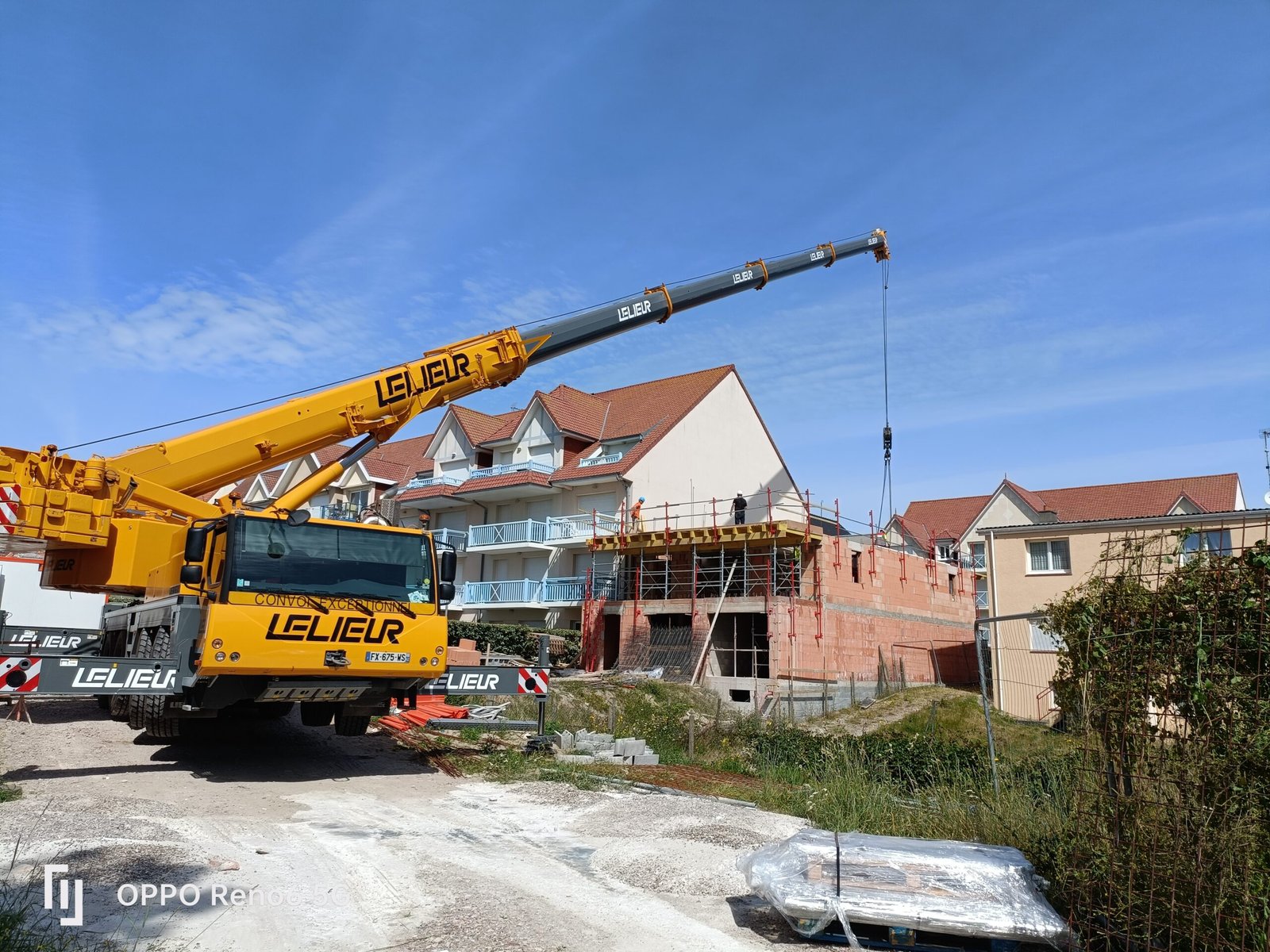 Chantier de construction mobilisant plusieurs entreprises