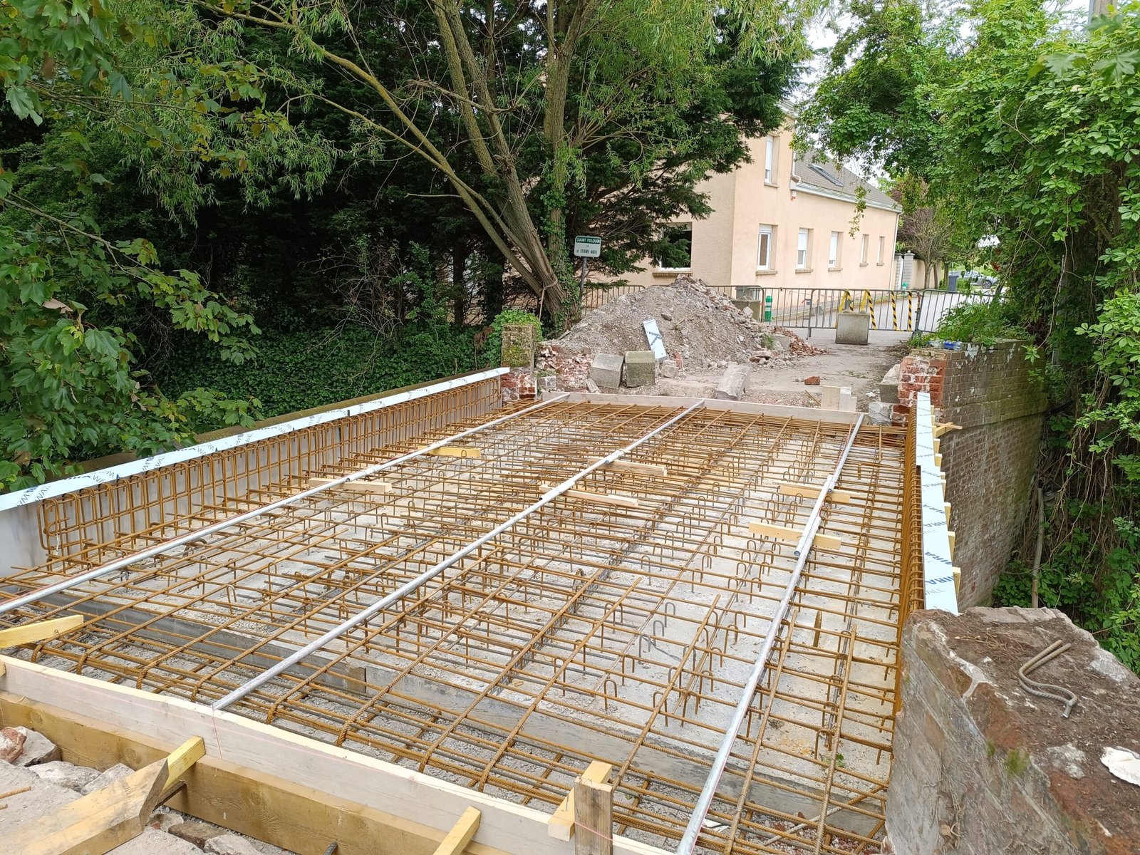 Armatures en acier avant reconstitution du béton